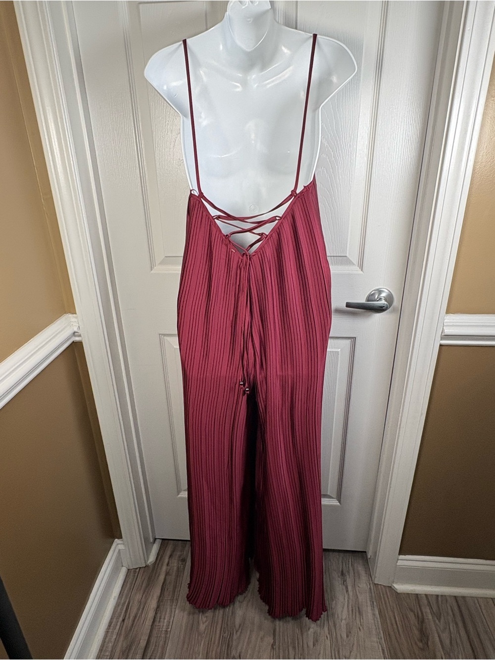 Anthropologie Sleeveless Plissé Jumpsuit size S in Wine - Picture 4 of 13